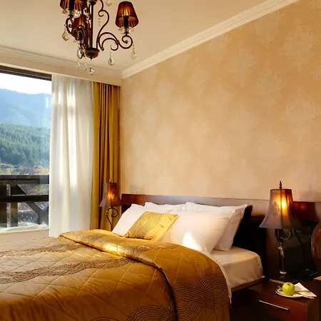 Premier Luxury Mountain