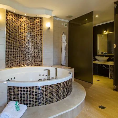 Premier Luxury Mountain