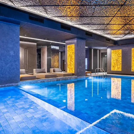 Premier Luxury Mountain