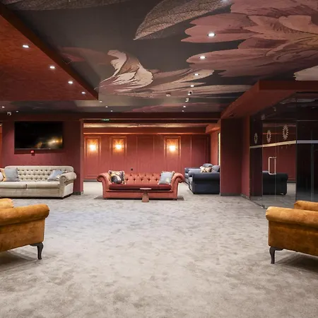 Premier Luxury Mountain Hotel