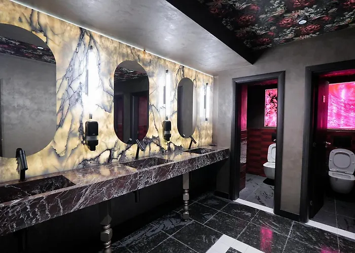 ホテル プレミア ラグジュアリー マウンテン バンスコ